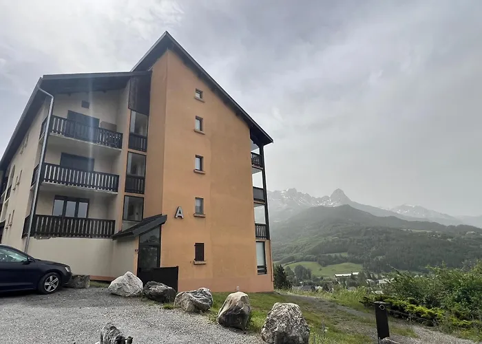 Terrasse Adroit T2 Barcelonnette - Wi-Fi Gratuit - 7 Couchages